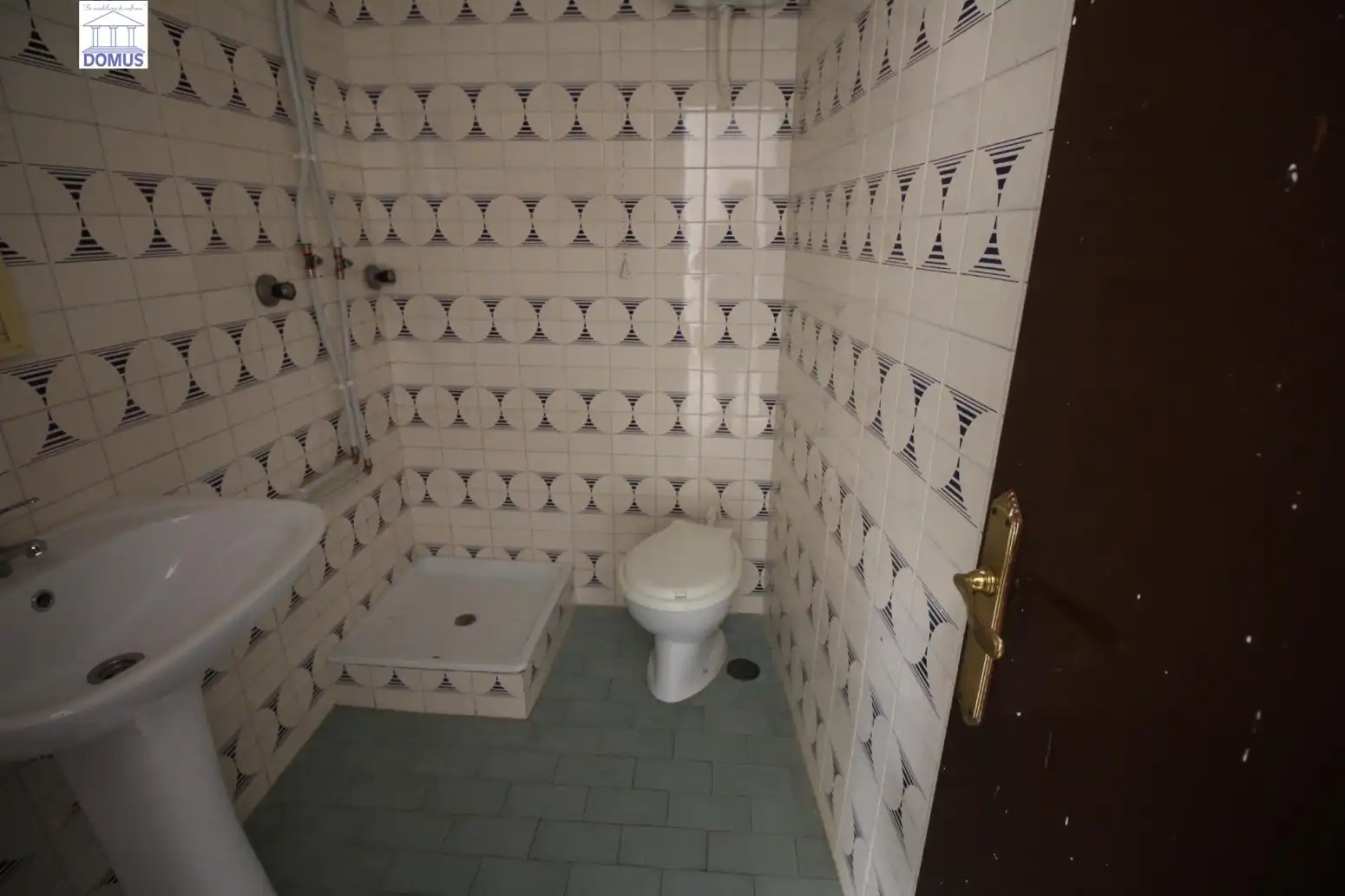Badezimmer von Wohnung zum Verkauf in Montijo mit Parkett, Terrasse und Balkon