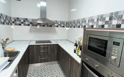 Cuina de Casa o xalet en venda en Utrera amb Aire condicionat, Jardí privat i Terrassa