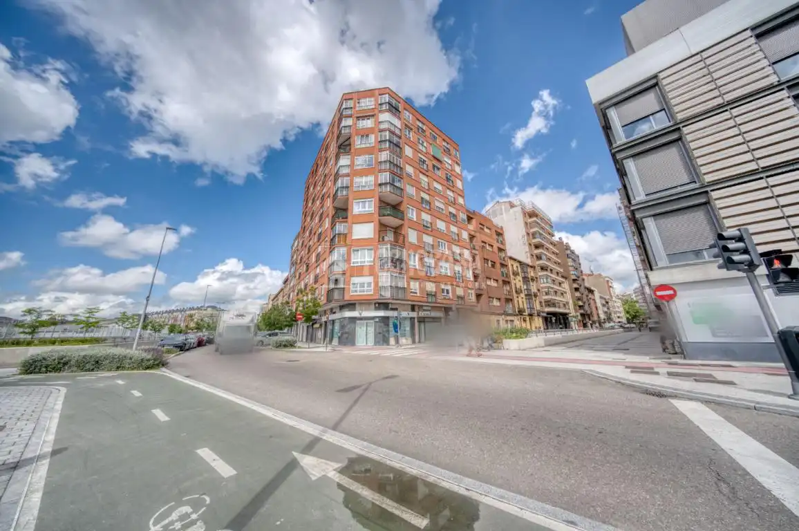 Vista exterior de Piso en venta en Valladolid con Calefacción