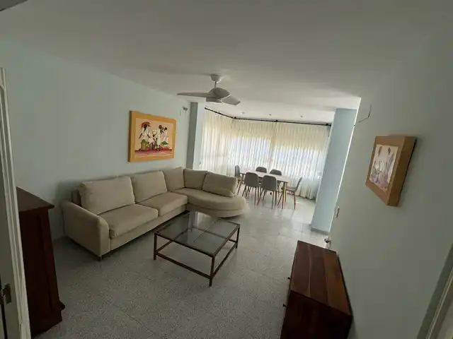 Apartament amb piscina de lloguer a Carrer de la Rioja 3