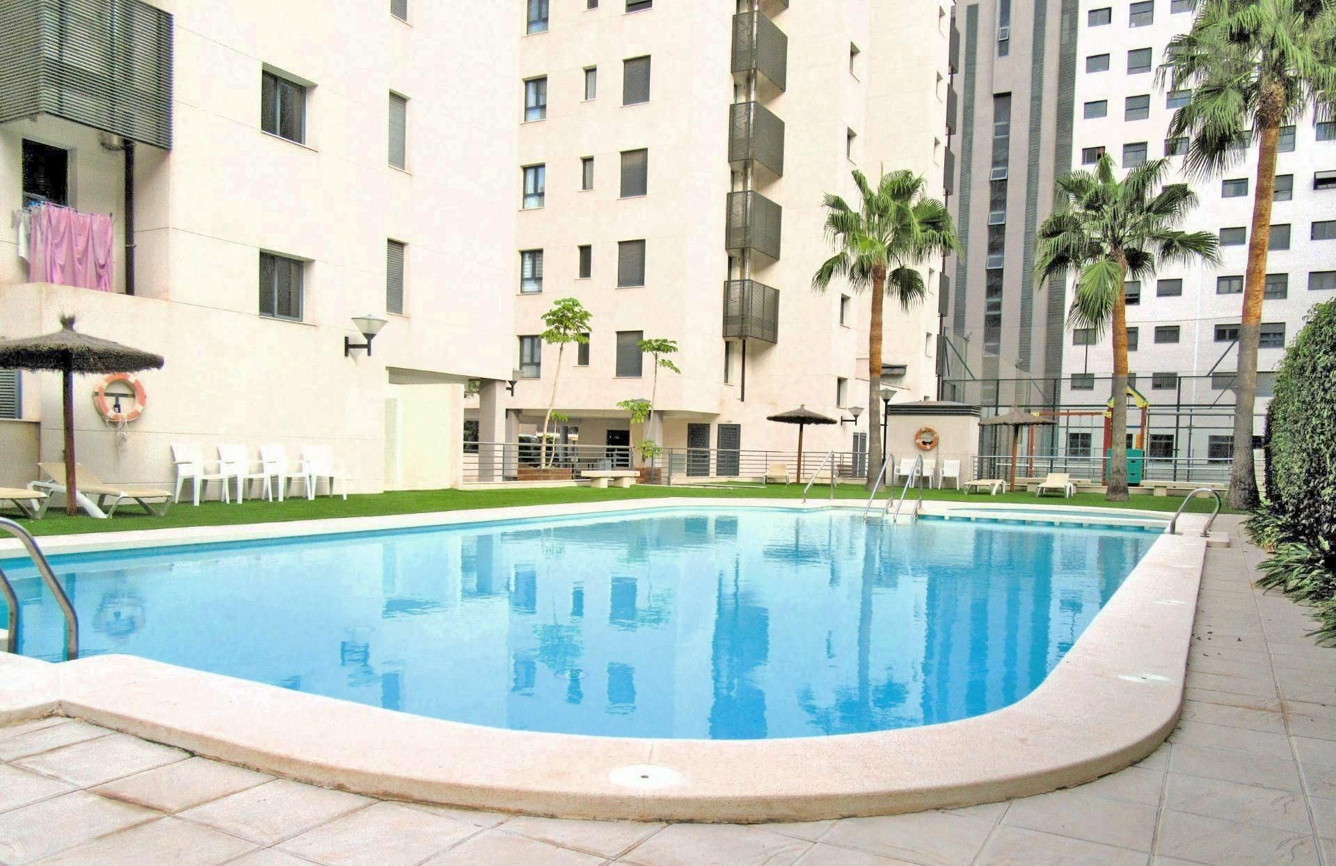 Flat for sale in Calle MUSICO VICENTE SPITERI, PAU 5