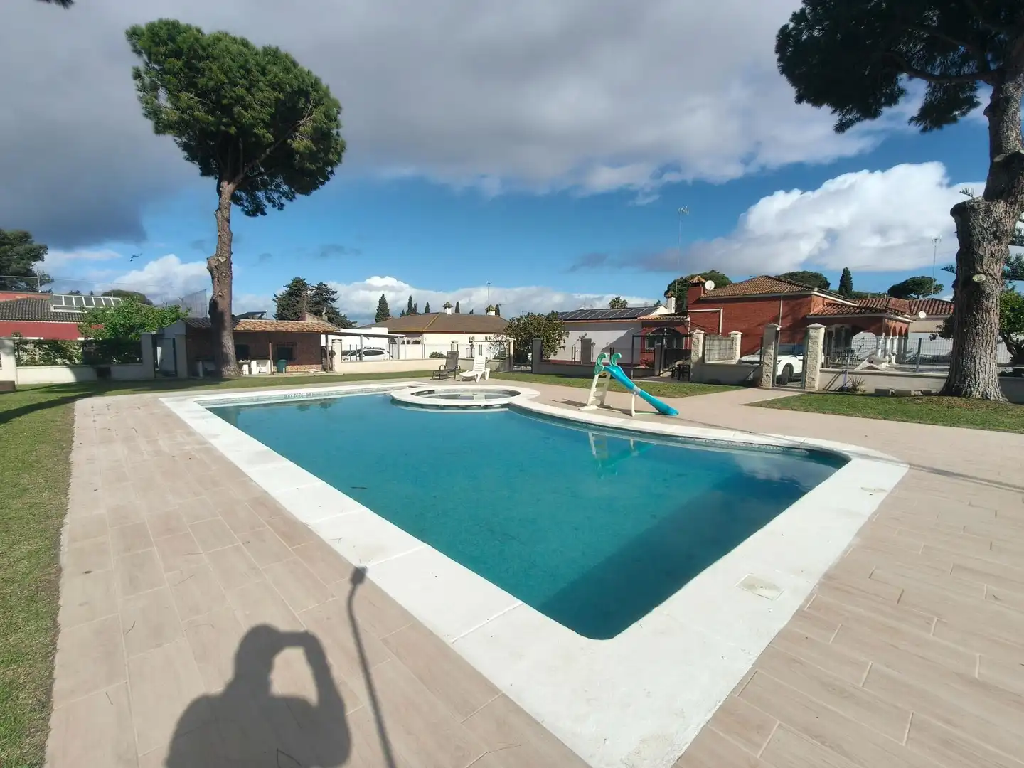 Swimming pool of Houses for sale in Chiclana de la Frontera  with Air Conditioner, Swimming Pool and Alarm
