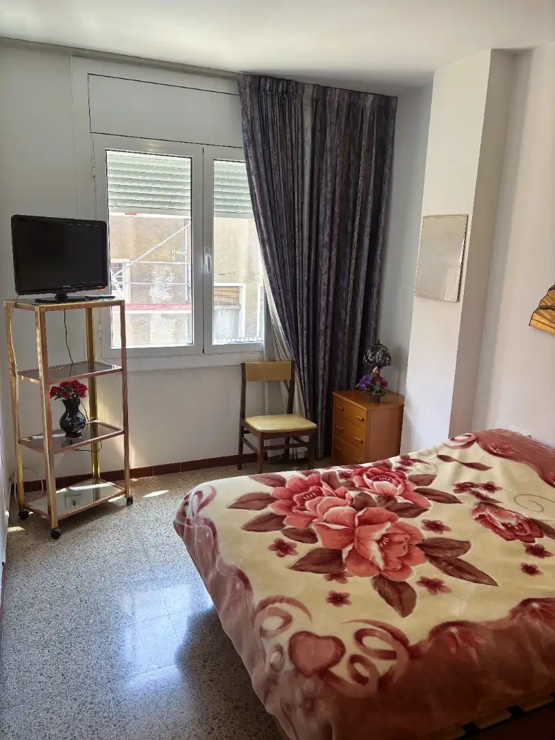 Bedroom of Flat for sale in L'Hospitalet de Llobregat  with Air Conditioner, Furnished and Oven