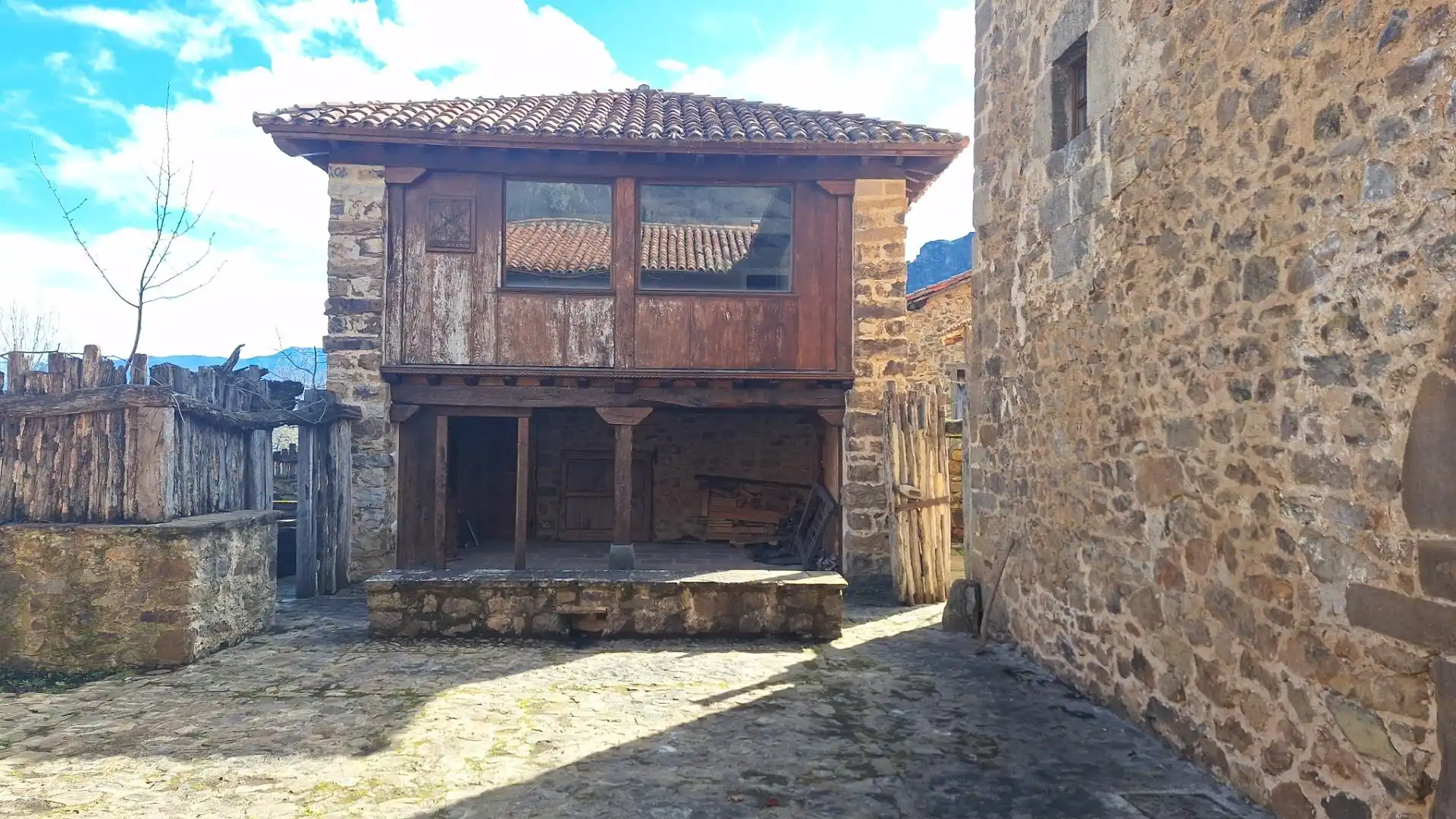 Exterior view of Houses for sale in Camaleño  with Heating, Private garden and Terrace