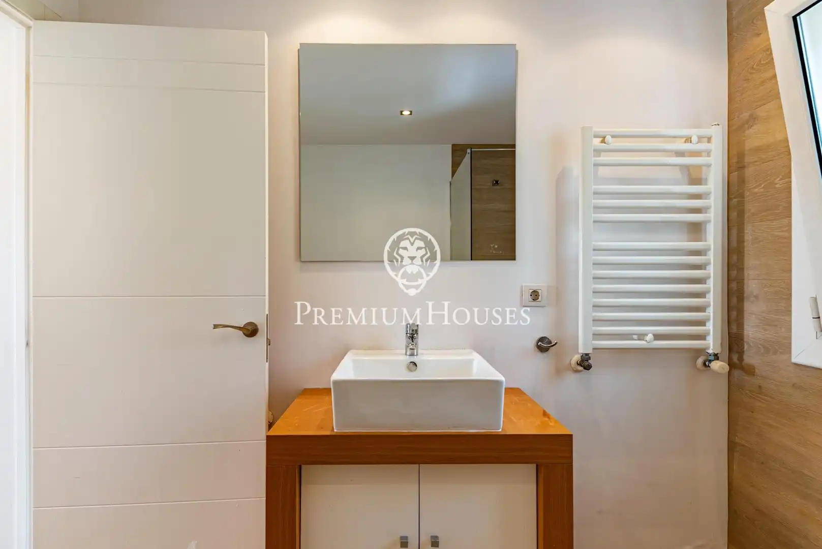 Bathroom of Houses for sale in Castelldefels  with Heating, Private garden and Terrace