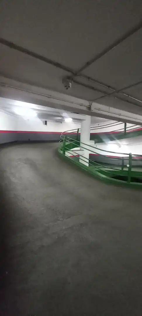 Parking de Piso en venta en Gijón  con Calefacción, Parquet y Terraza