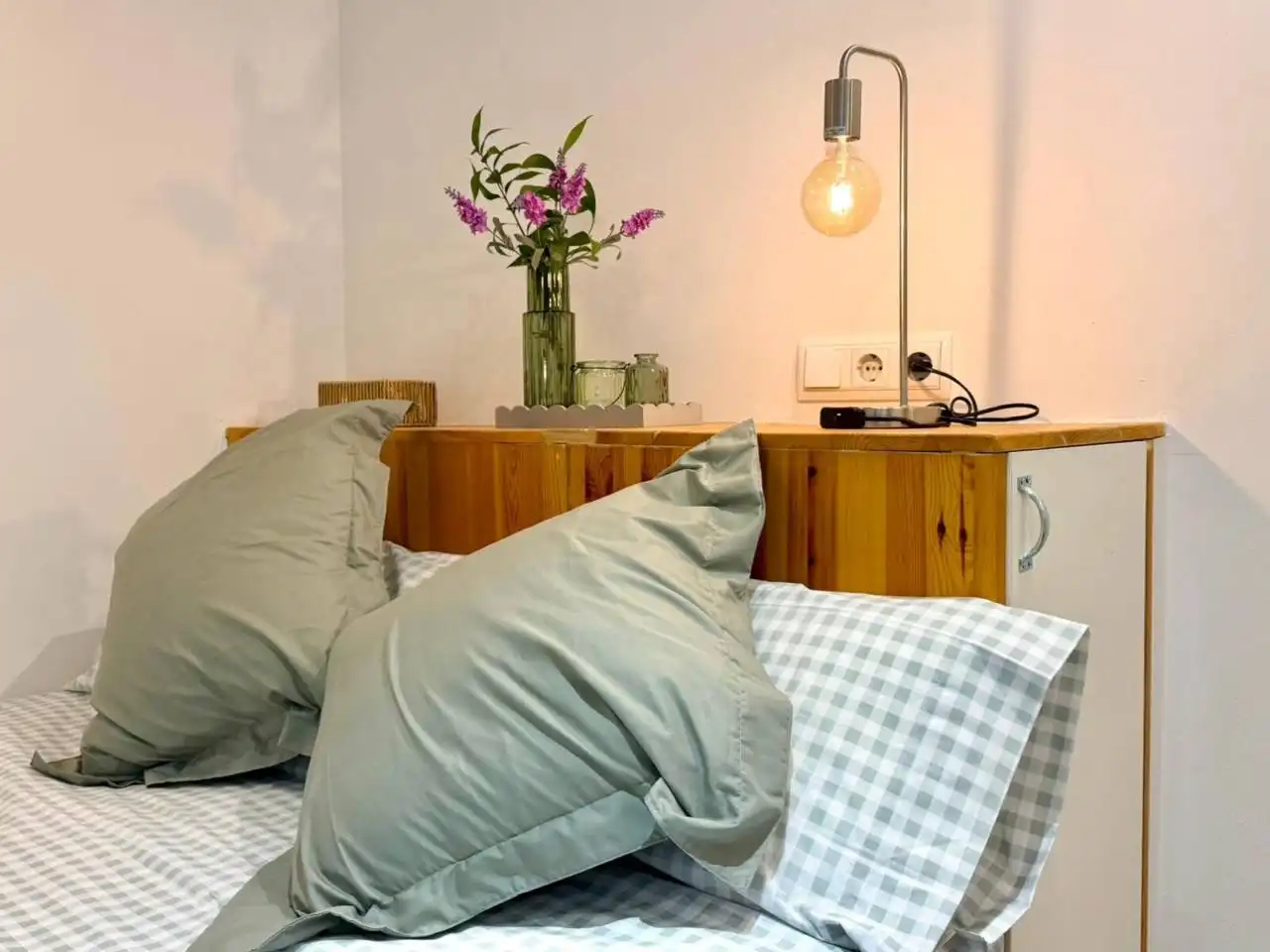 Bedroom of Flat for rent in Barcelona  with Air Conditioner, Heating and Parquet flooring
