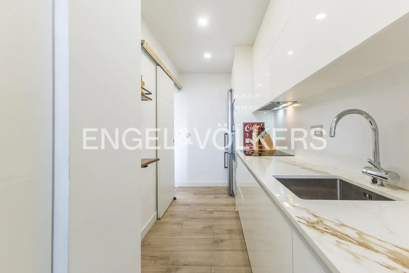 Cocina de Piso en venta en L'Hospitalet de Llobregat con Aire acondicionado, Calefacción y Balcón