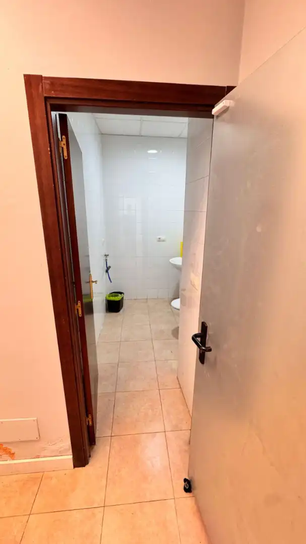 Baño de Local de alquiler en Arteixo