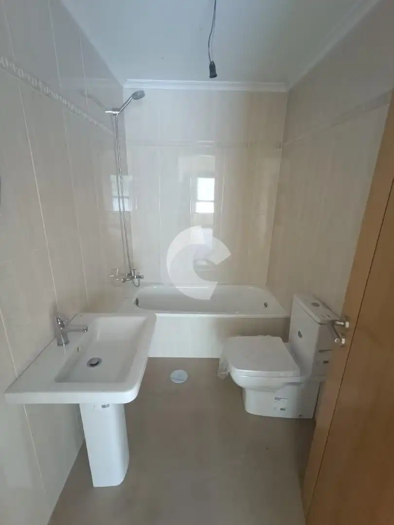 Badezimmer von Dachboden zum Verkauf in Ourense Capital  mit Heizung und Abstellraum