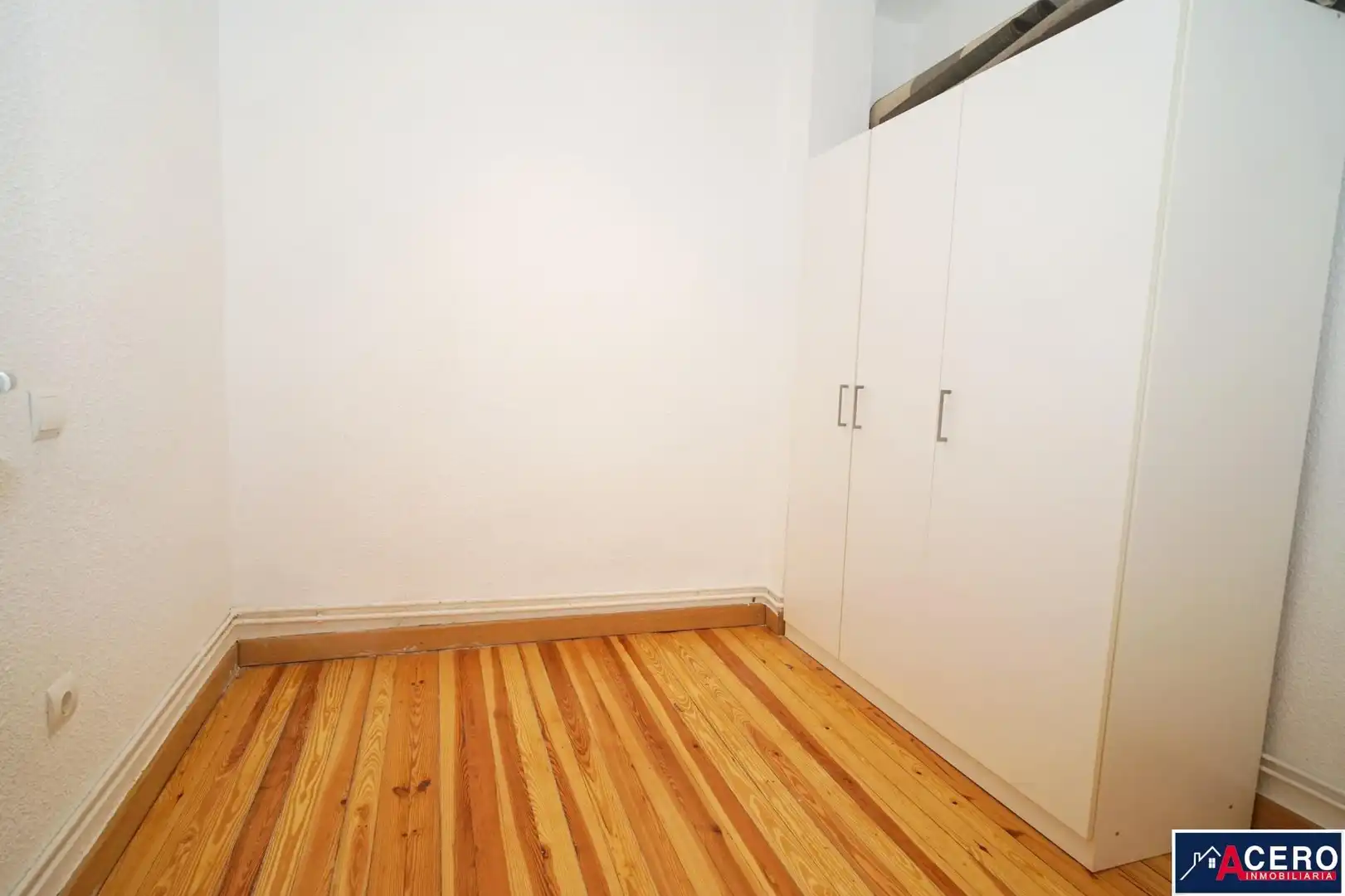 Bedroom of Flat for sale in Santander
