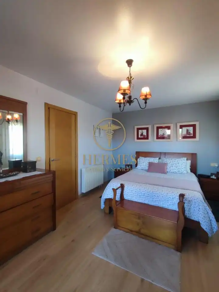 Dormitori de Casa o xalet en venda en Nigrán amb Calefacció, Jardí privat i Terrassa