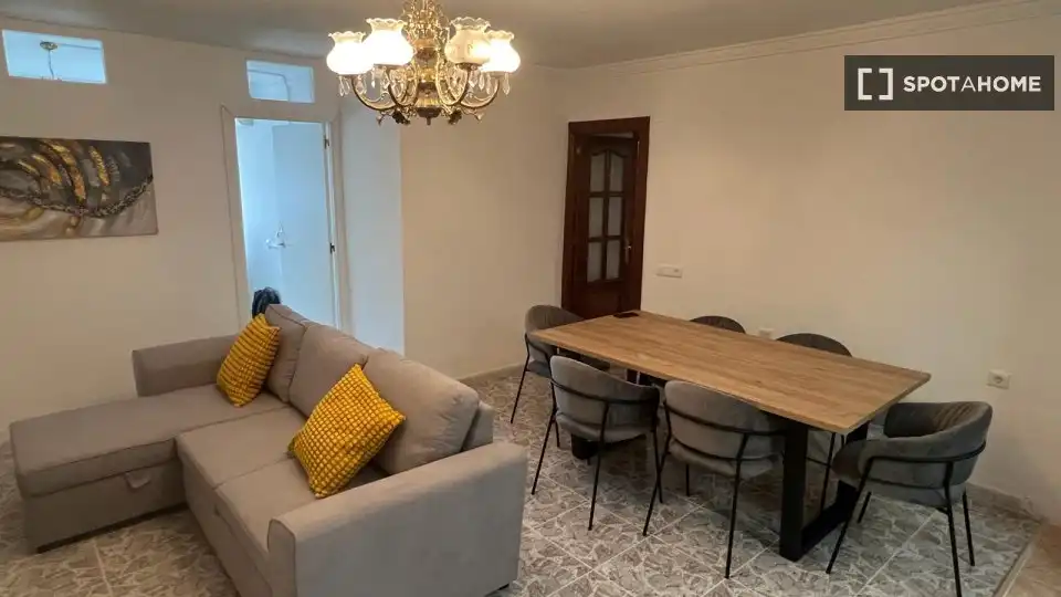 Dining room of Flat for rent in Málaga  with Air Conditioner, Heating and Furnished