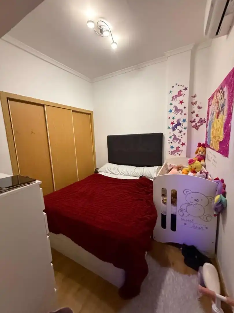 Habitación de Planta baja en venta en Madrid con Aire acondicionado, Calefacción y Amueblado