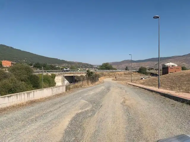 Residential zum Verkauf in PUENTE PASIL, El Tiemblo