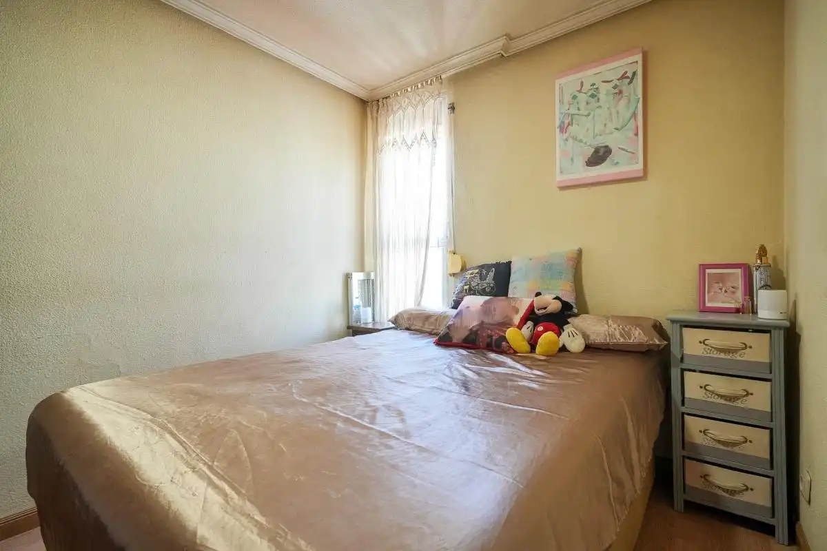 Bedroom of Flat for sale in Madrid  with Air Conditioner, Heating and Furnished