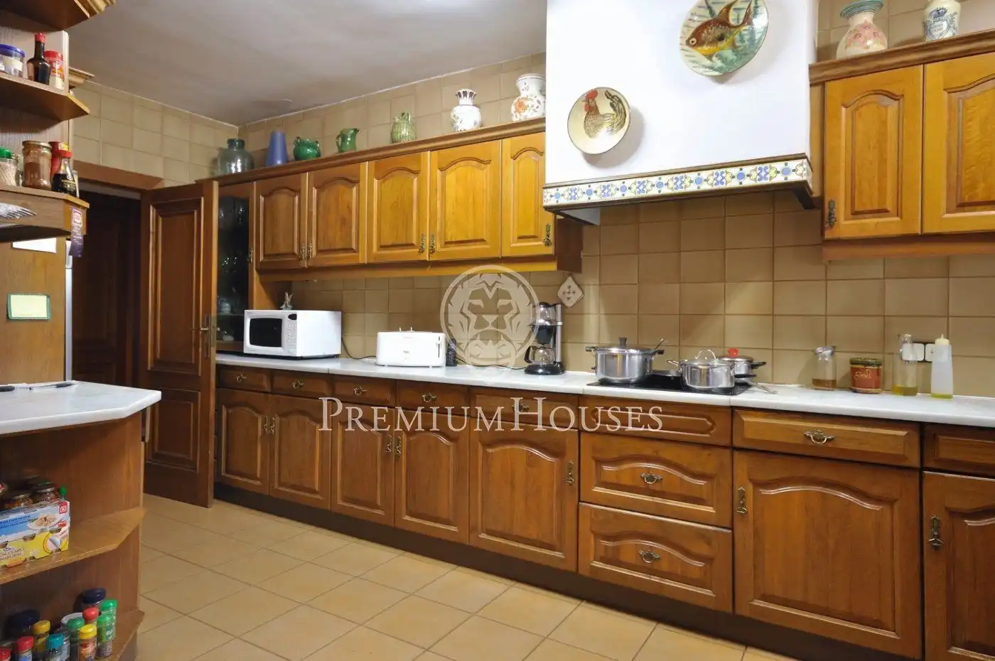 Houses for sale in Tiana