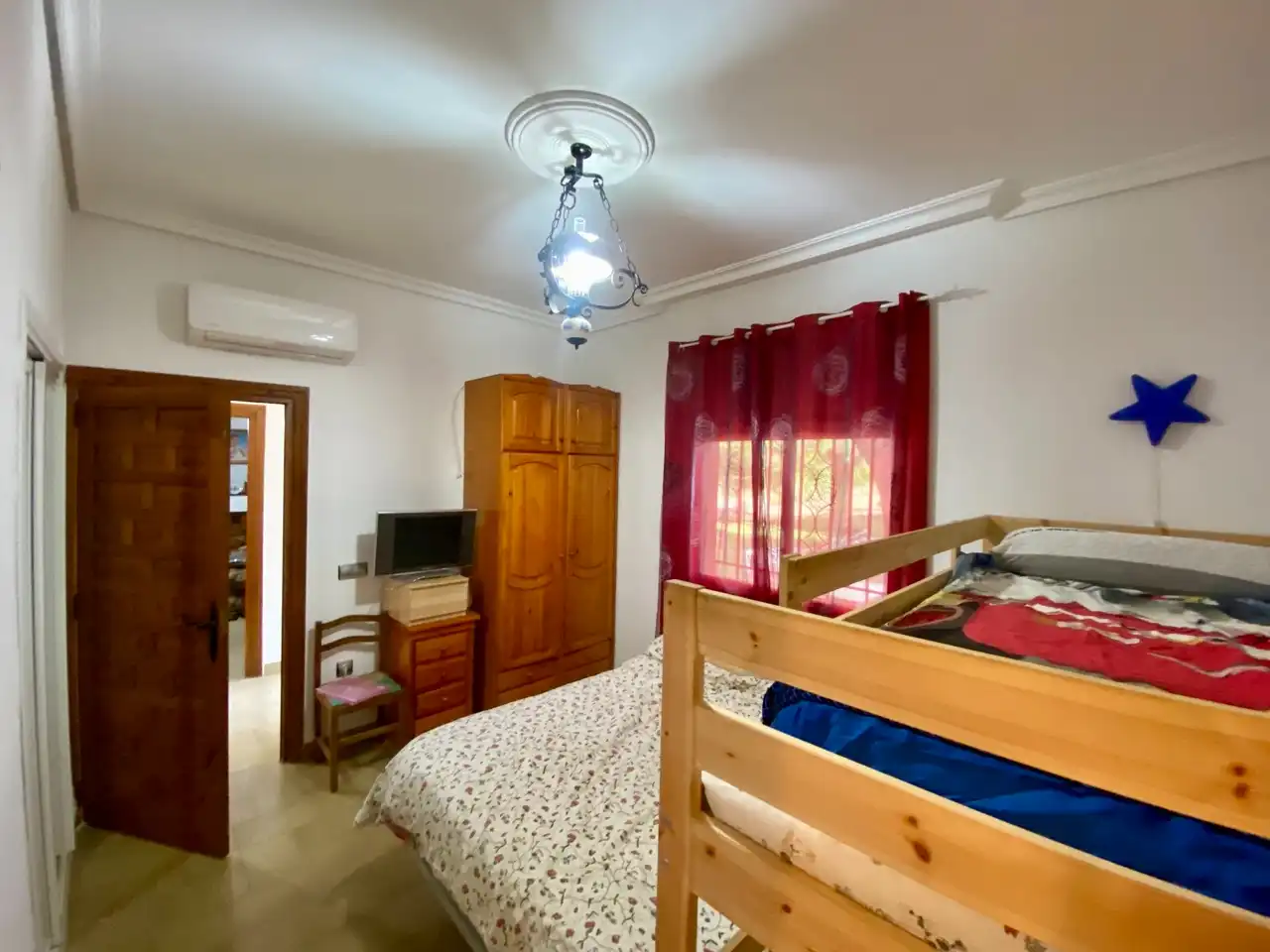 Habitación de Casa o chalet en venta en Ciudad Real con Aire acondicionado, Calefacción y Jardín privado