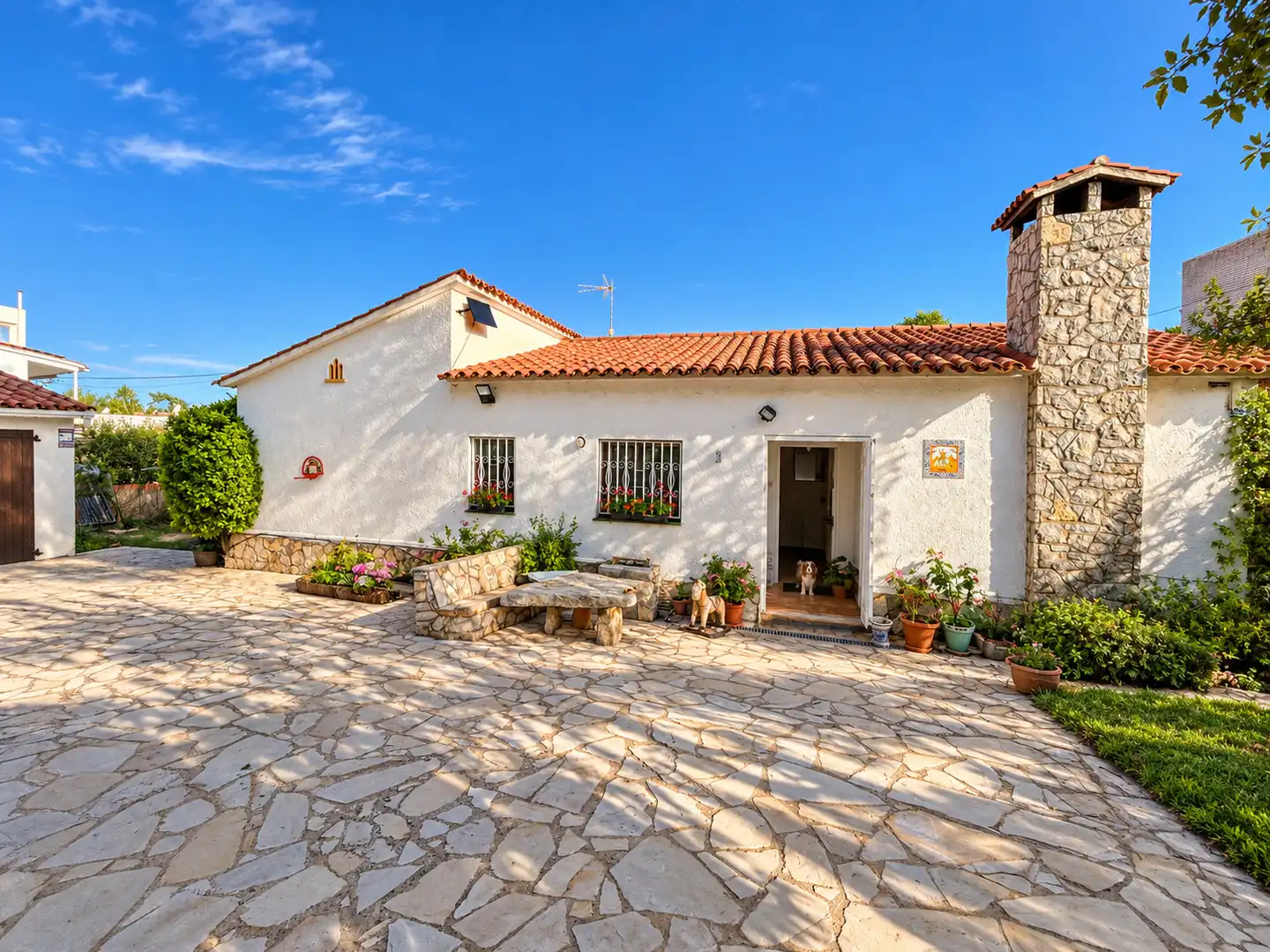 Detached house with pool for sale in Carrer de la Violeta 4, imagen 8