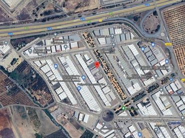 Nave industrial en venta en Avenida de Sanlucar la Mayor 11