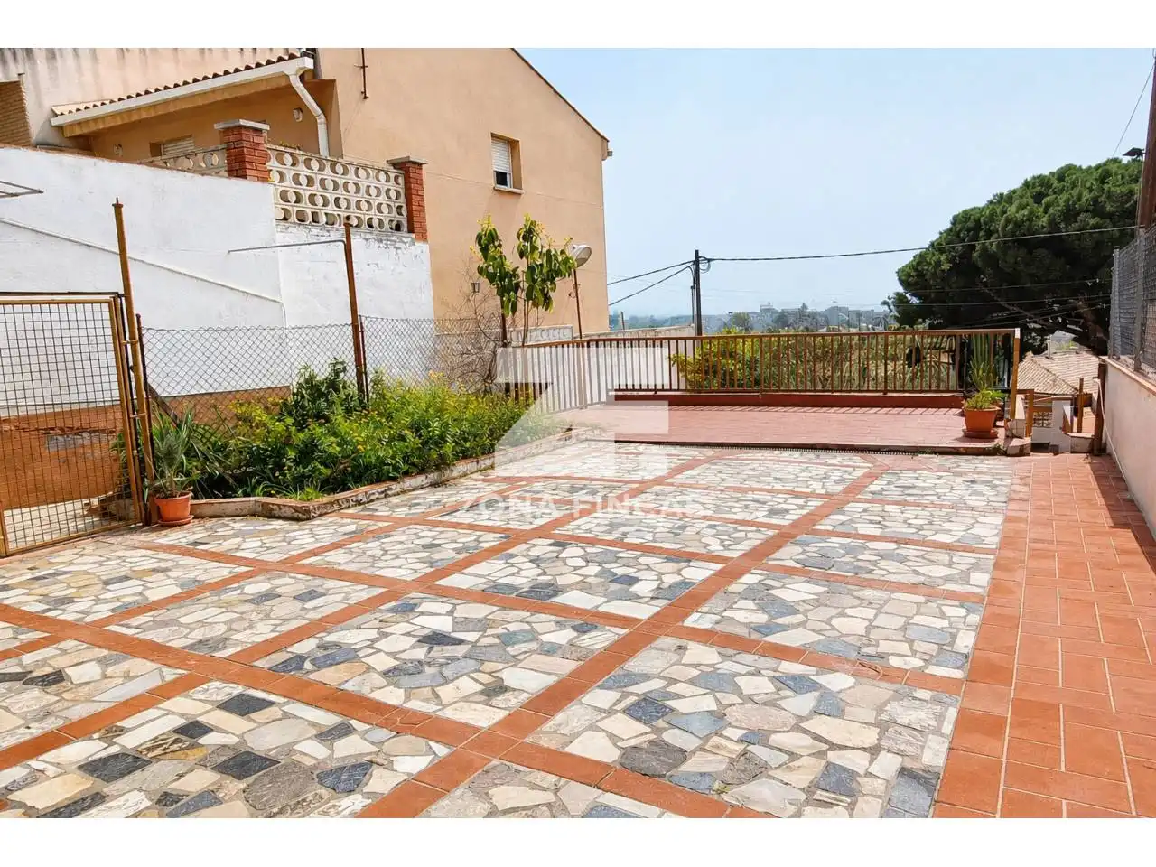 Terrassa de Casa o xalet en venda en Santa Coloma de Gramenet amb Terrassa