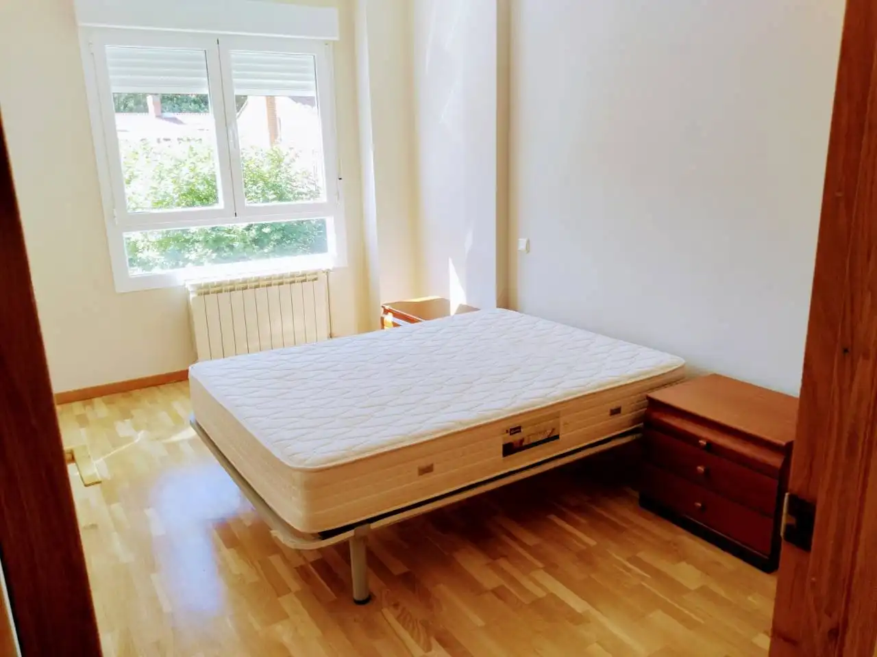 Habitación de Dúplex de alquiler en Burgos con Calefacción, Parquet y Amueblado