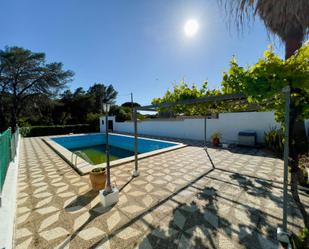 Piscina de Casa o xalet en venda en Chiclana de la Frontera amb Jardí privat, Terrassa i Traster