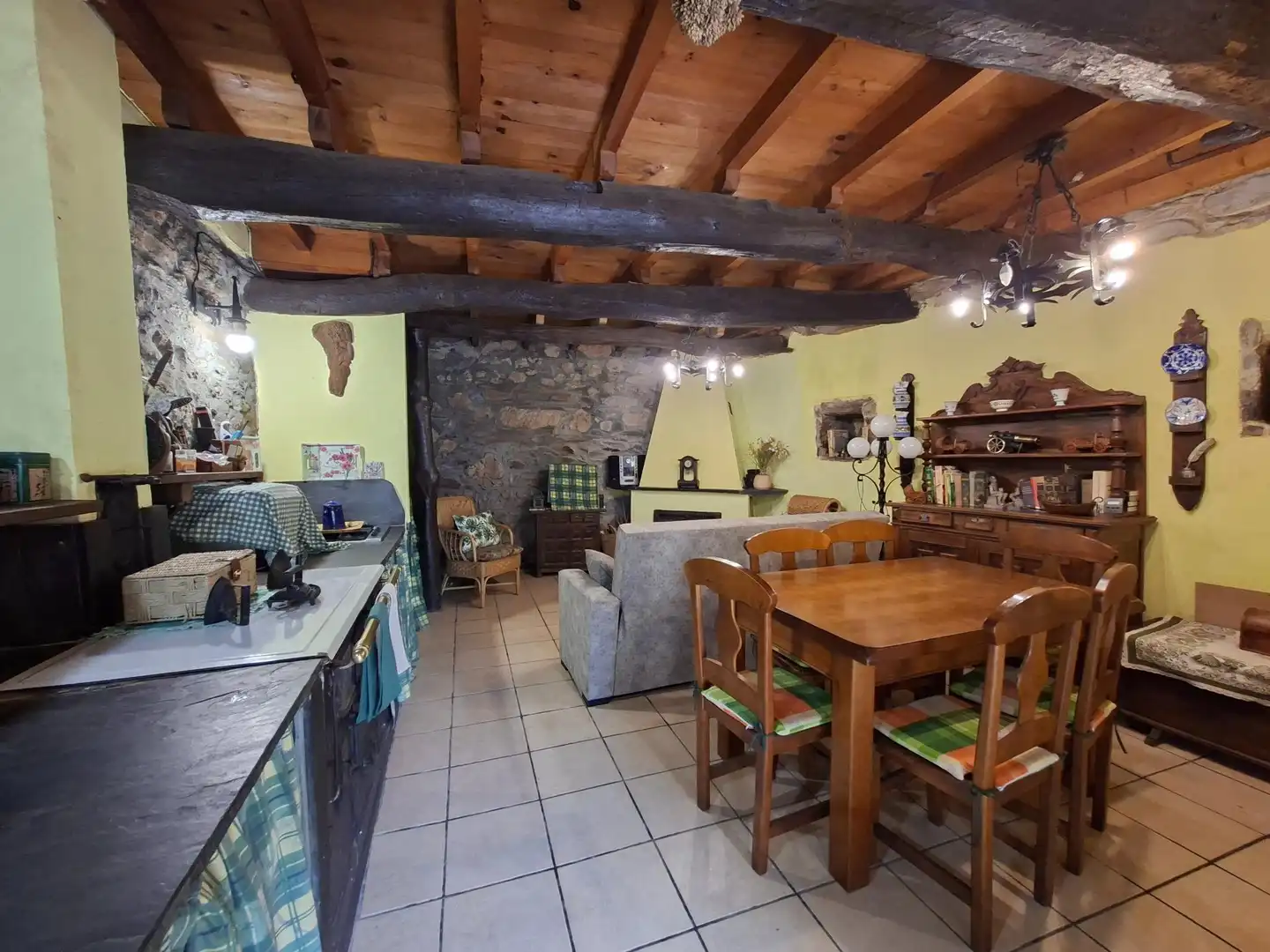 Cuina de Finca rústica en venda en Borrenes amb Terrassa i Balcó