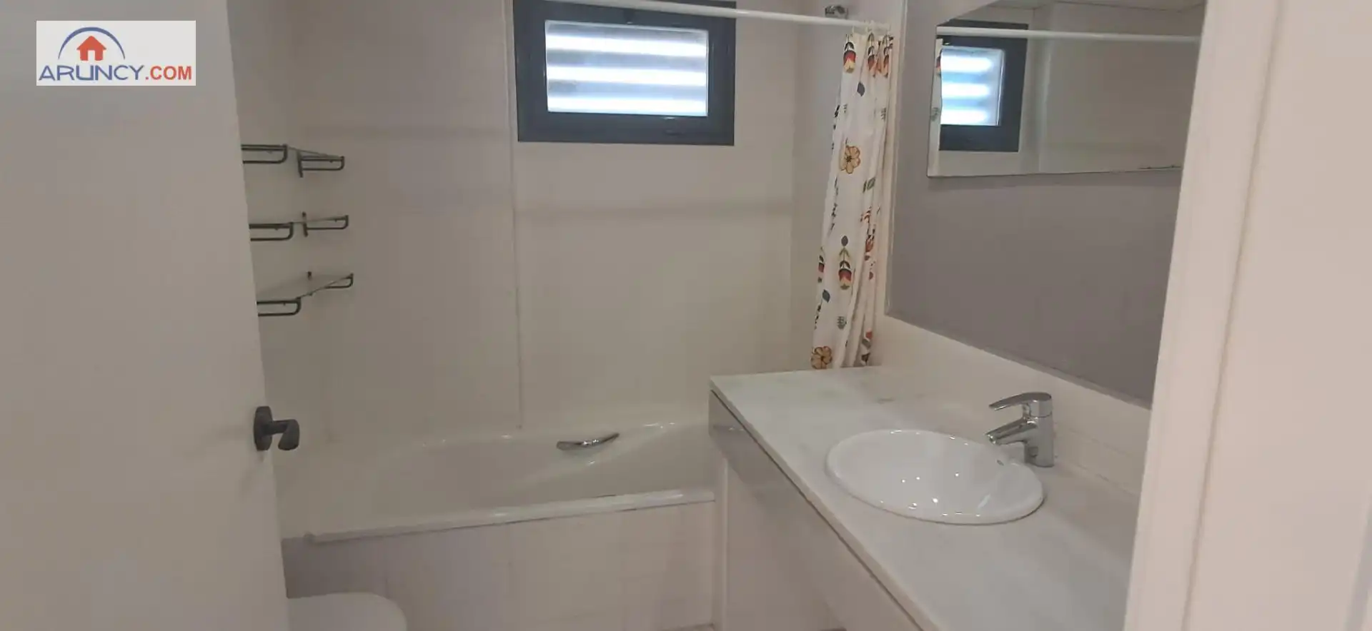 Bany de Casa adosada en venda en Espartinas amb Aire condicionat, Calefacció i Jardí privat