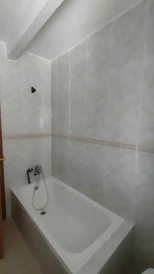 Baño de Casa o chalet en venta en Torrejón del Rey con Aire acondicionado, Calefacción y Jardín privado