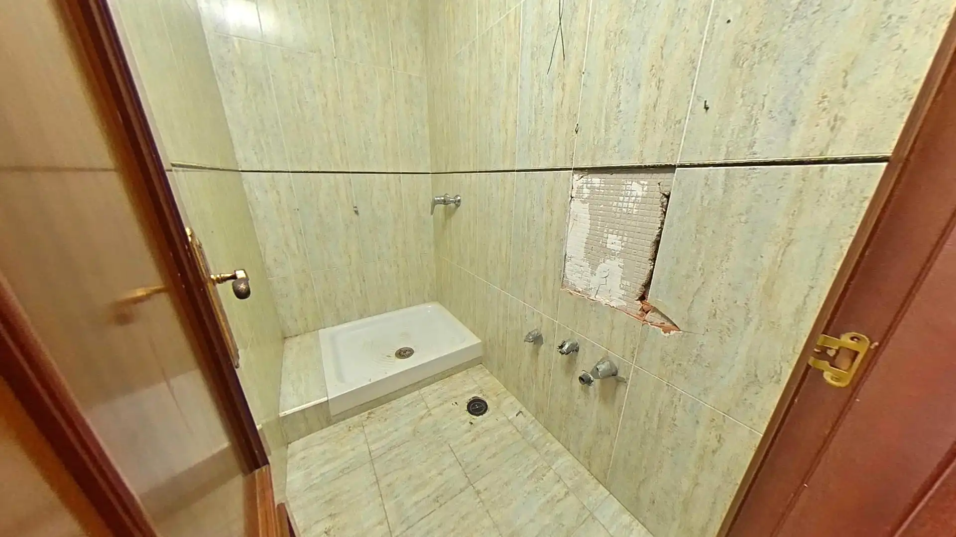 Baño de Piso en venta en Hazas de Cesto con Balcón