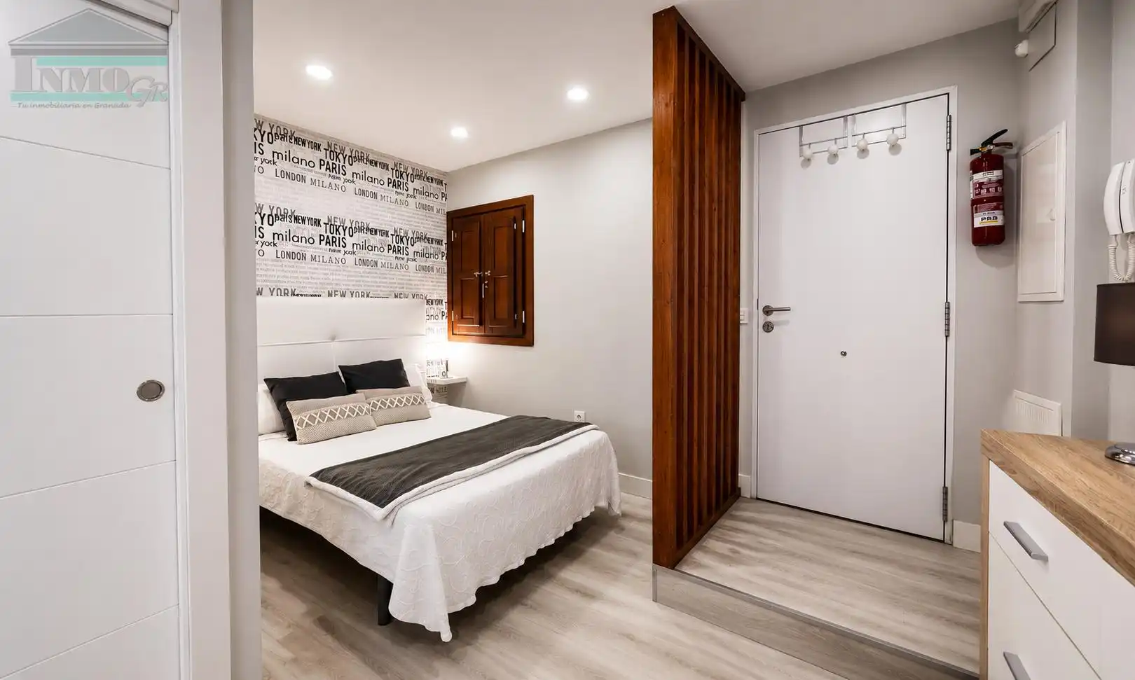 Habitación de Estudio de alquiler en Granada con Aire acondicionado, Parquet y Amueblado