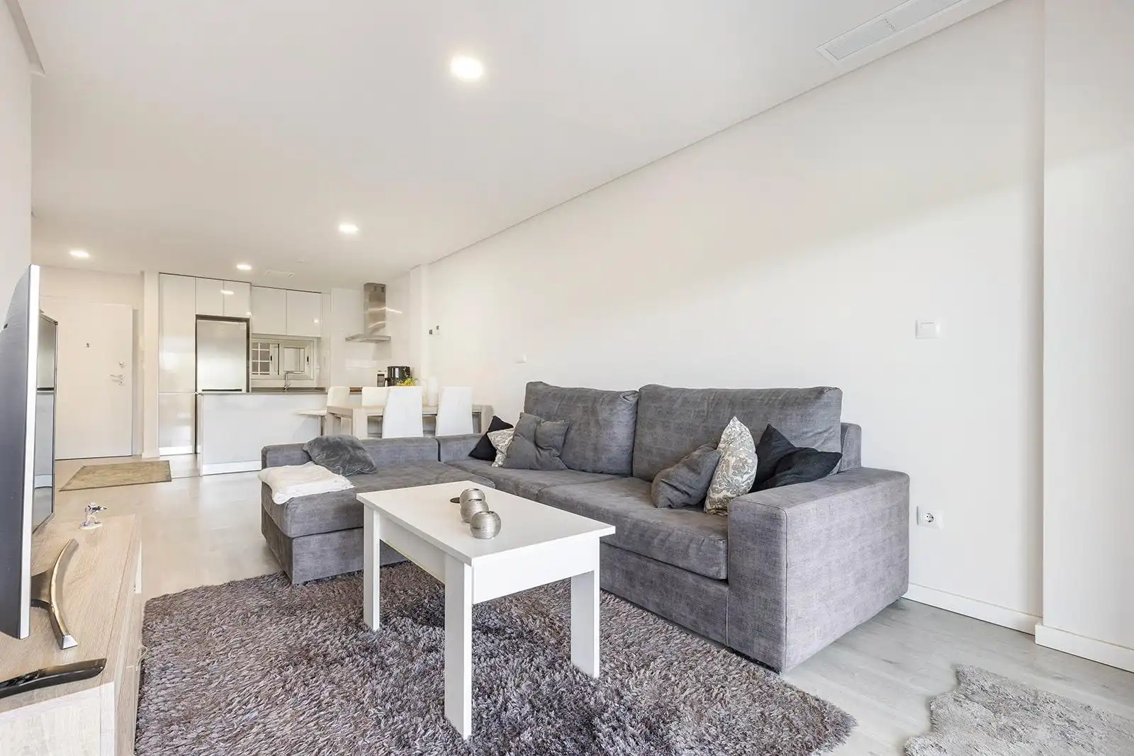 Apartamento con piscina en venta en Calle CLAVO, imagen 2