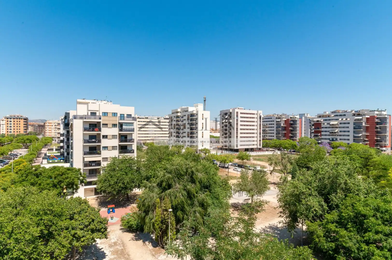 Vista exterior de Piso en venta en Castellón de la Plana / Castelló de la Plana con Aire acondicionado, Terraza y Trastero