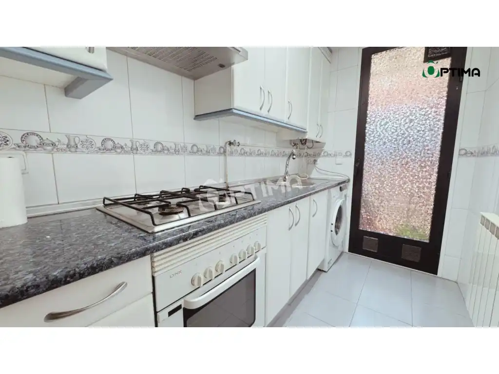 Kitchen of Flat for rent in Madrid
