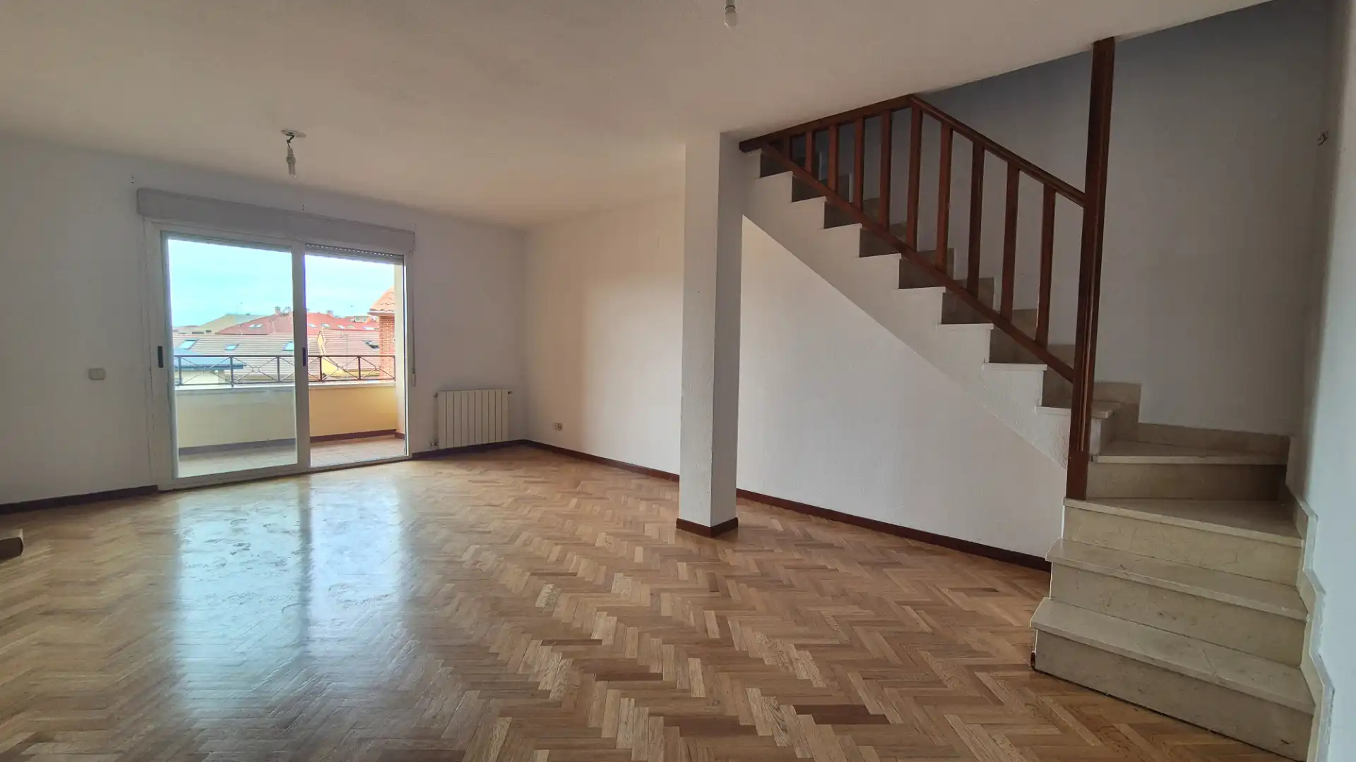 Living room of Flat for sale in Galapagar  with Heating, Parquet flooring and Terrace