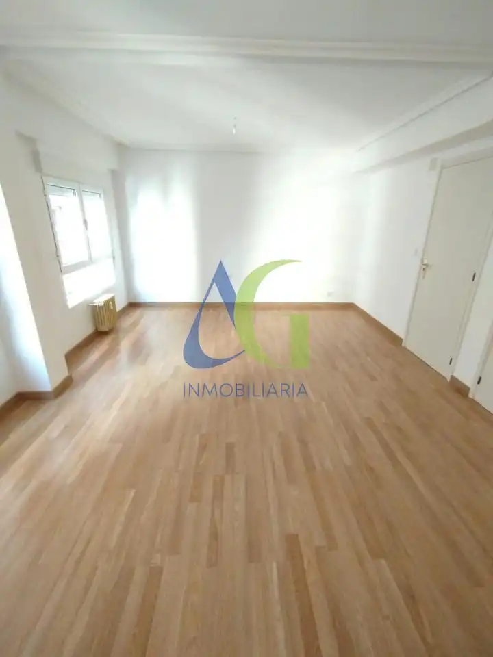 Wohnzimmer von Wohnung zum Verkauf in León Capital  mit Heizung, Parkett und Terrasse