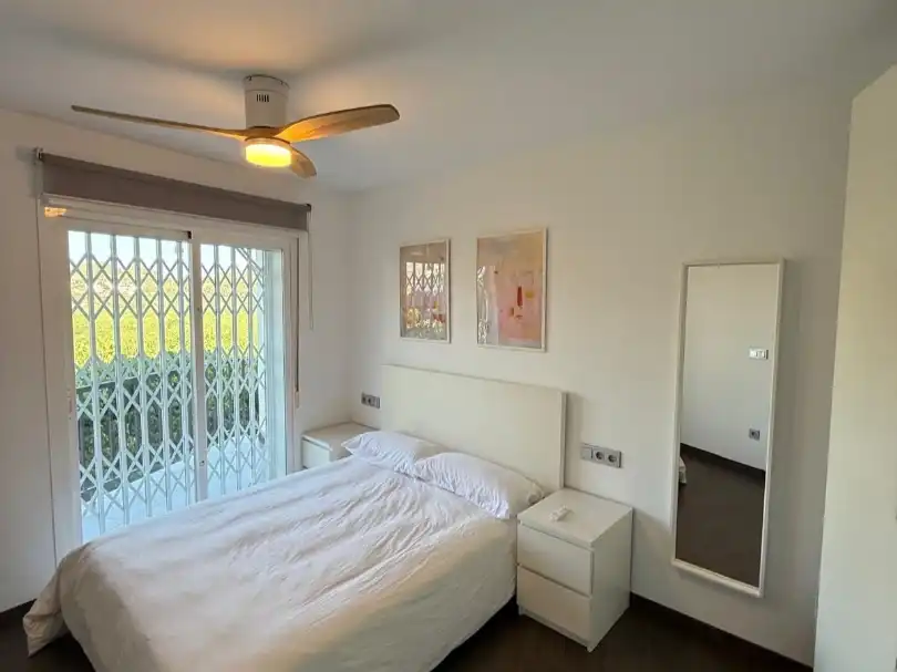 Bedroom of Flat for rent in Almuñécar  with Parquet flooring, Terrace and Furnished
