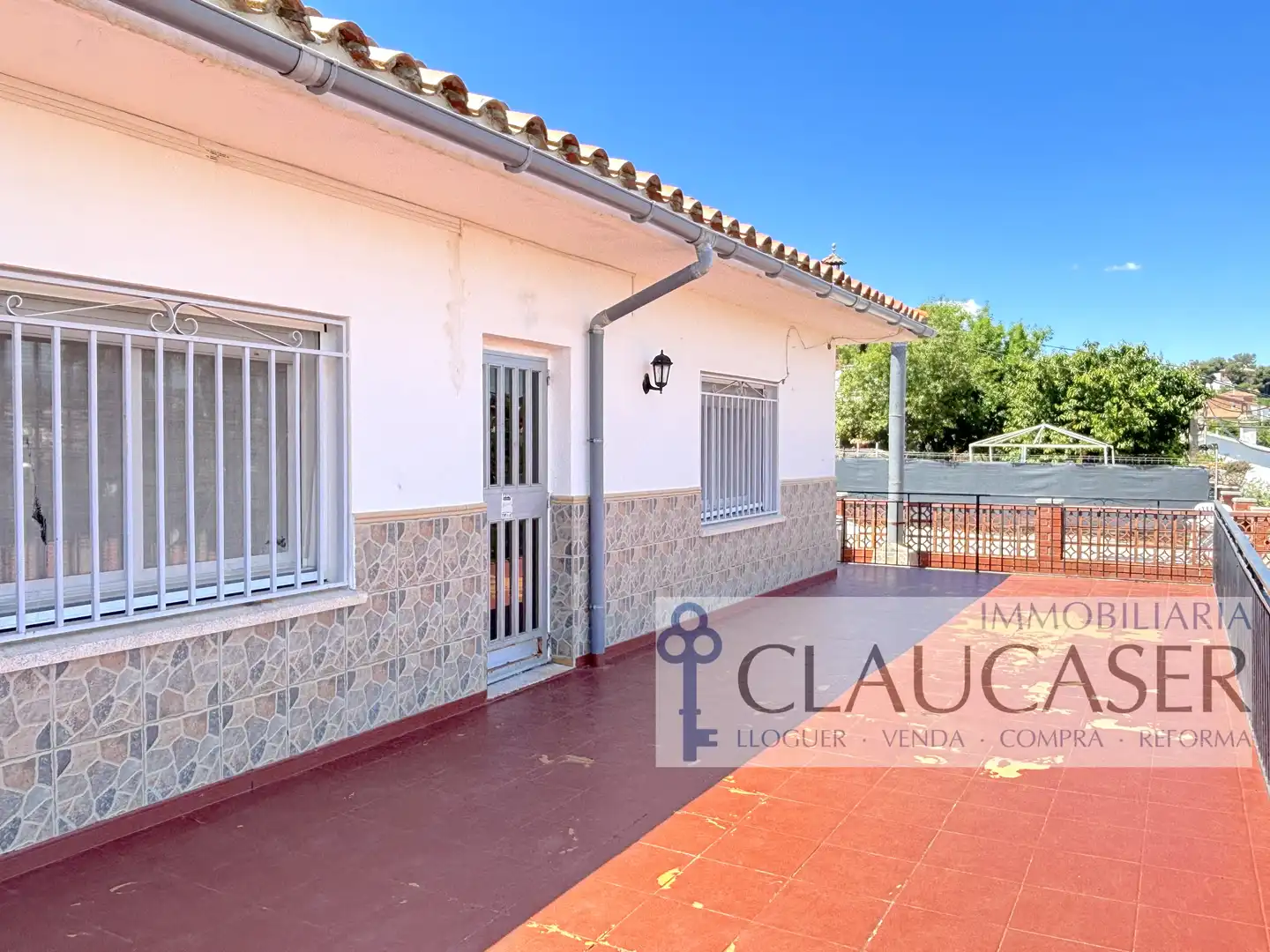 Vista exterior de Casa o xalet en venda en Rubí amb Calefacció