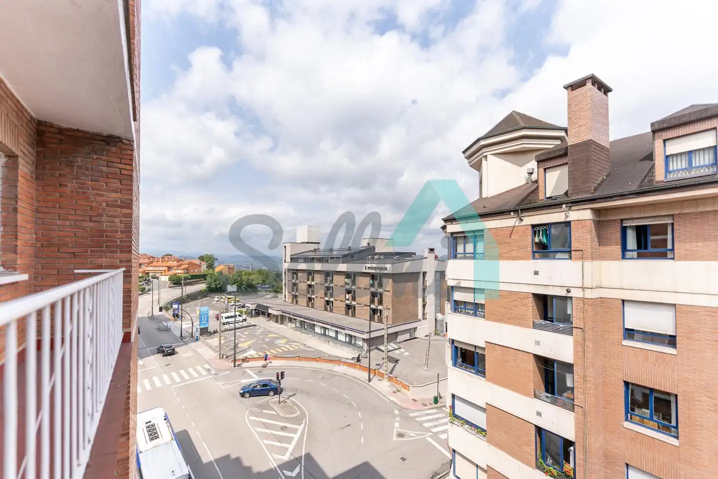 Außenansicht von Wohnung zur Miete in Oviedo  mit Heizung, Terrasse und Möbliert