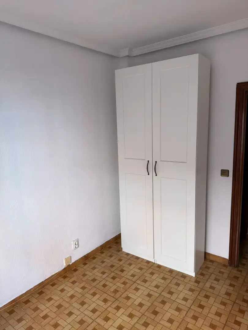 Bedroom of Flat for rent in Madrid  with Air Conditioner, Heating and Washing machine