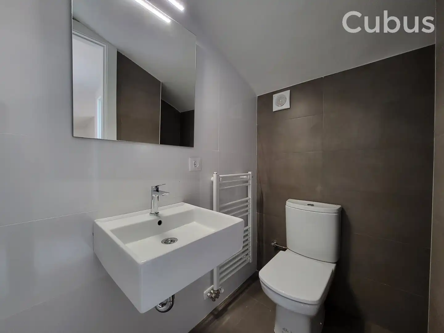 Baño de Dúplex en venta en Olot con Aire acondicionado, Calefacción y Terraza