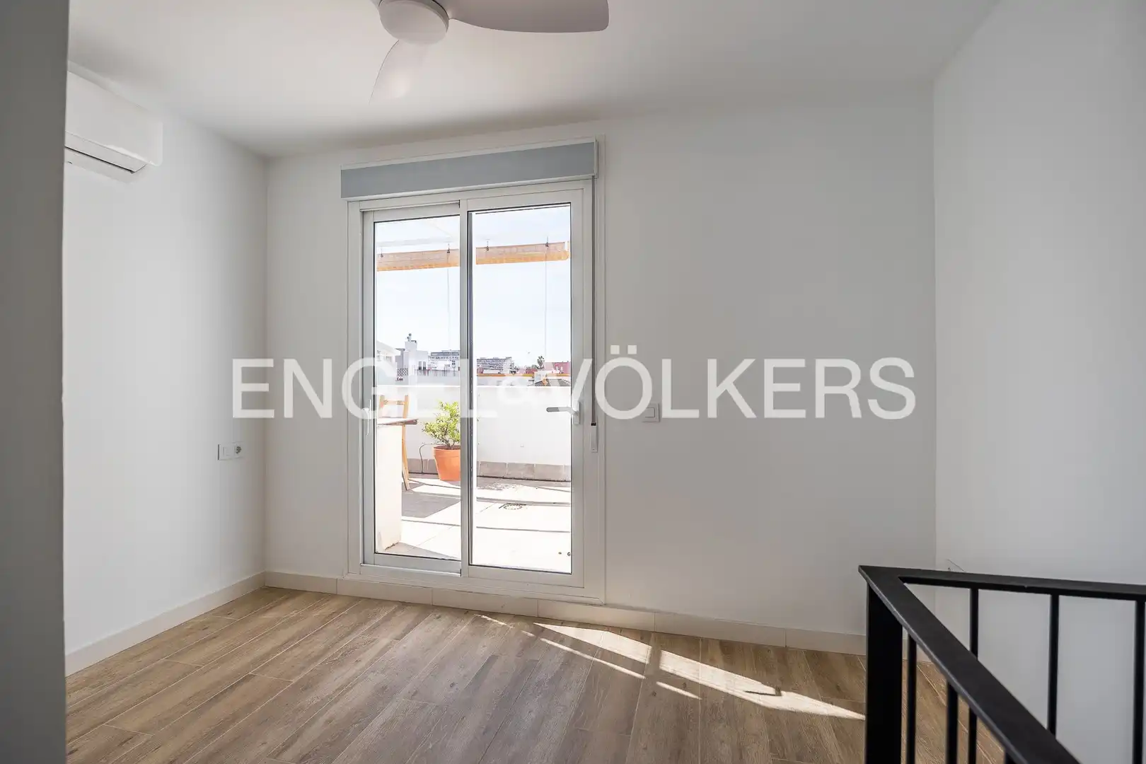 Balcony of Duplexes for sale in Sevilla  with Air Conditioner, Heating and Terrace