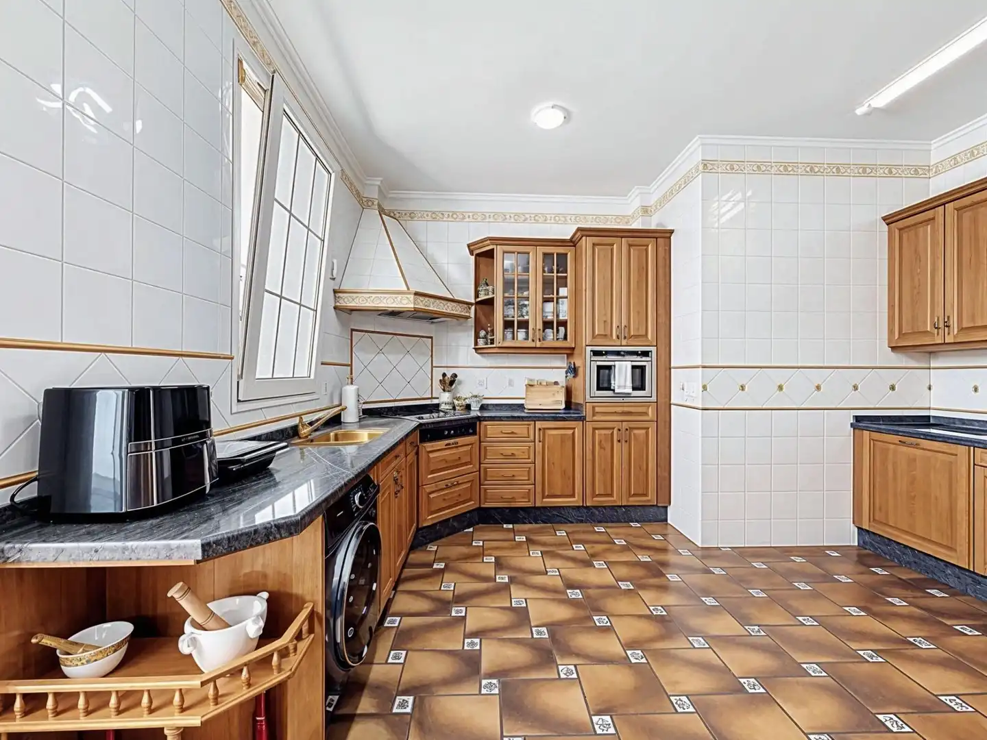 Kitchen of Houses for sale in Valencia  with Air Conditioner, Heating and Parquet flooring