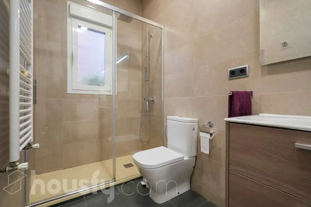 Baño de Piso en venta en Madrid con Aire acondicionado, Calefacción y Amueblado