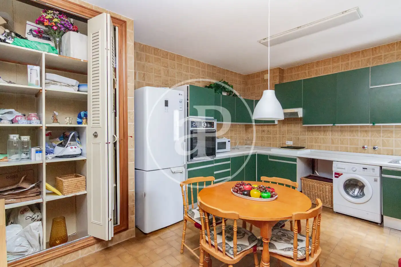 Kitchen of Flat for sale in Madrid  with Heating, Storage room and Balcony