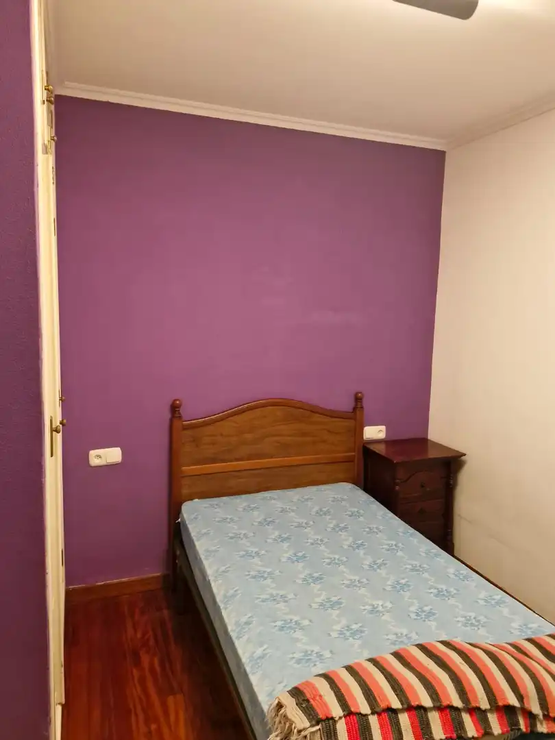 Habitación de Piso de alquiler en Santiago de Compostela  con Amueblado