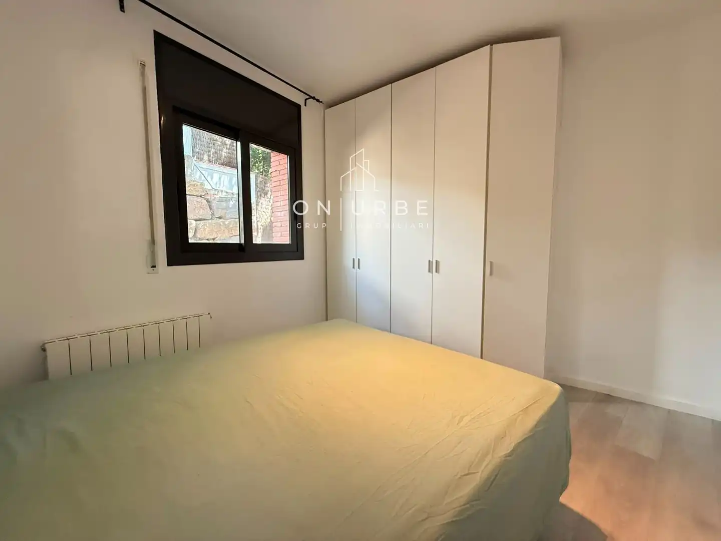 Dormitori de Casa adosada en venda en Sant Cugat del Vallès amb Aire condicionat