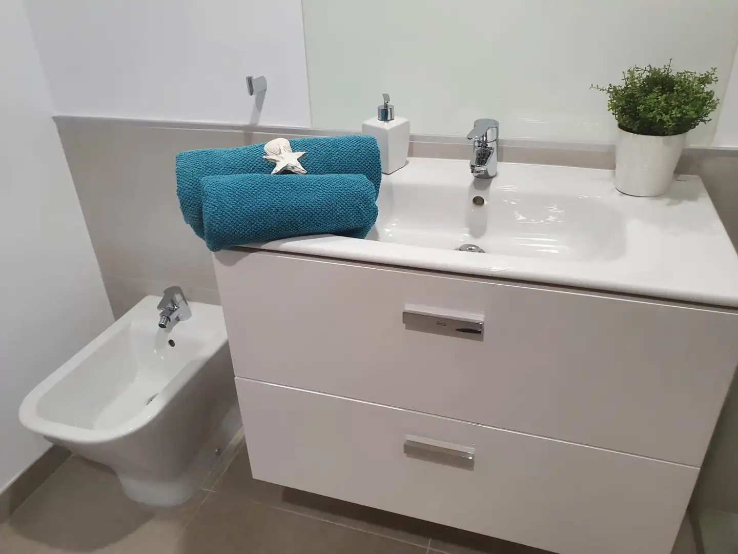 Baño de Piso de alquiler en Rincón de la Victoria con Aire acondicionado, Calefacción y Parquet