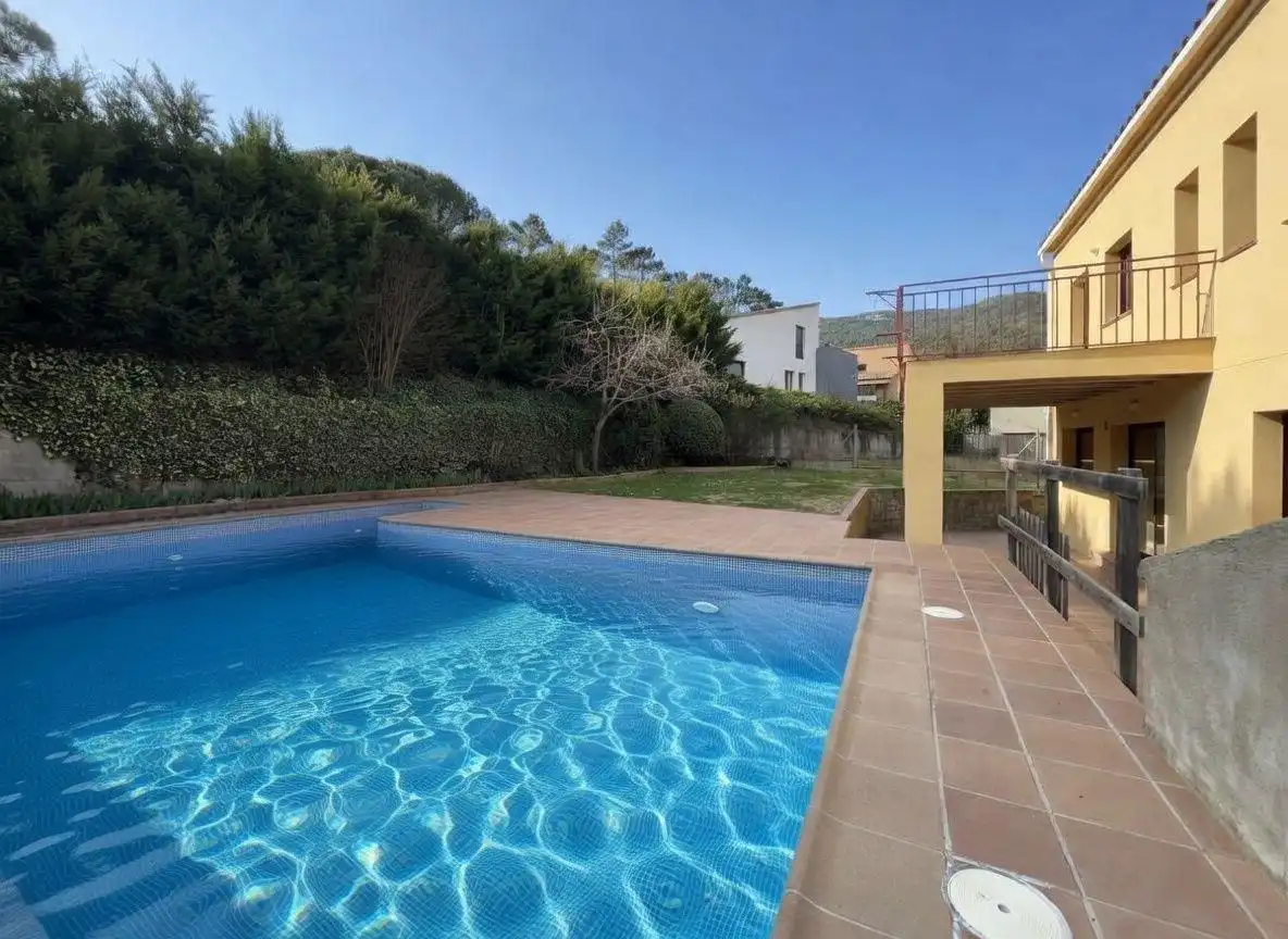 Piscina de Casa o chalet en venta en Sant Llorenç de la Muga con Calefacción, Jardín privado y Terraza